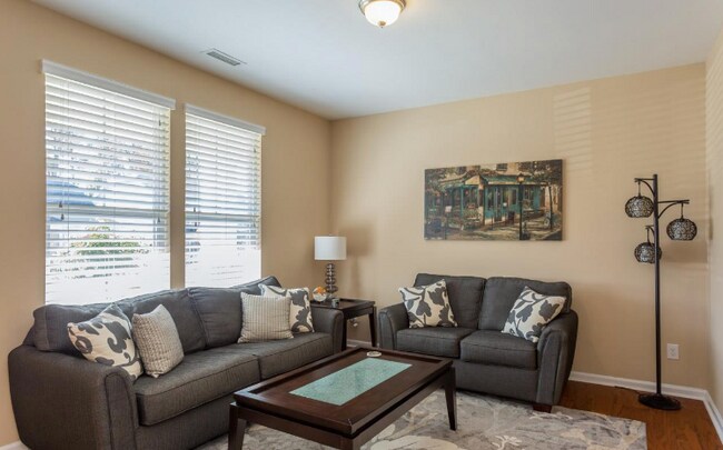Building Photo - Gorgeous 4 bedroom home in Durham minutes from shopping and entertainment!
