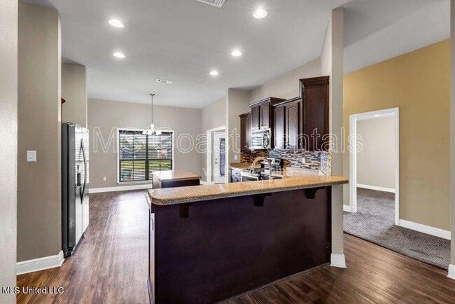 Building Photo - 18020 Canal Landing Dr