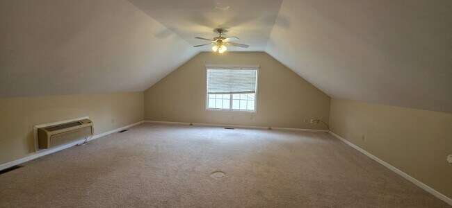 Building Photo - 2180 Riverway Dr