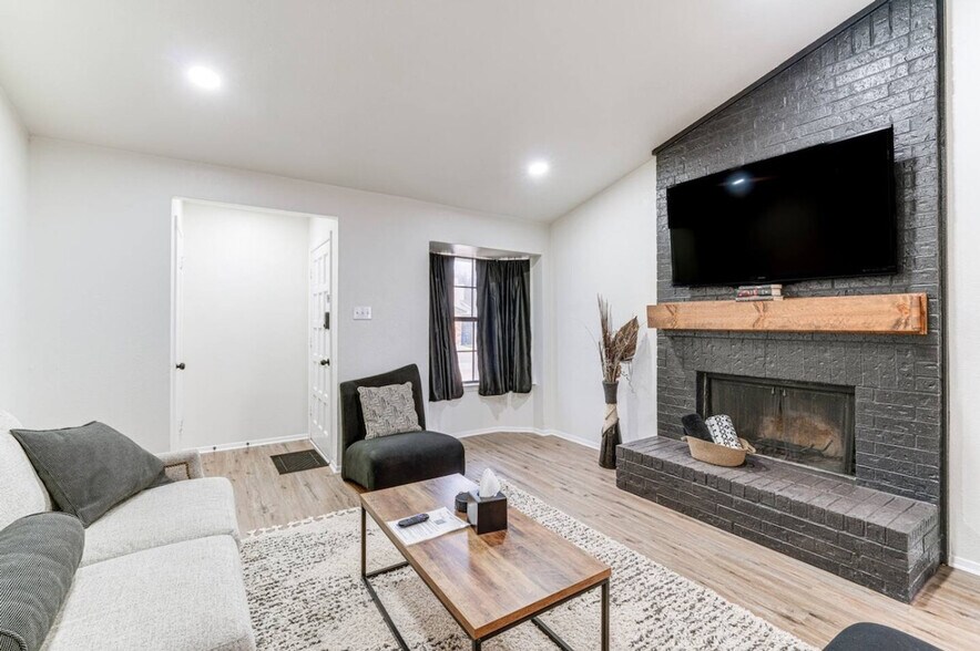 Building Photo - 2912 Pegasus Dr