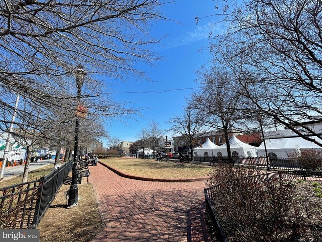 Building Photo - 2824 Elliott St