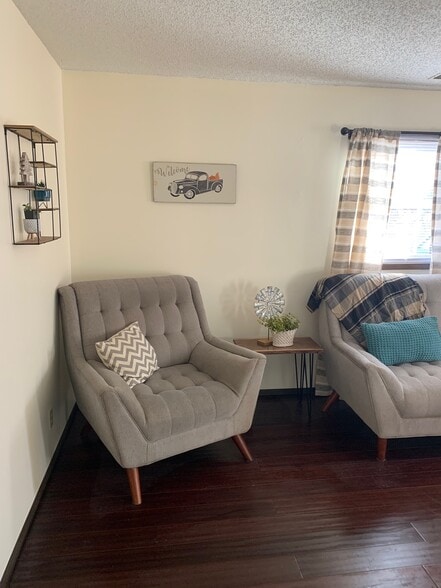 Building Photo - 617 4th St