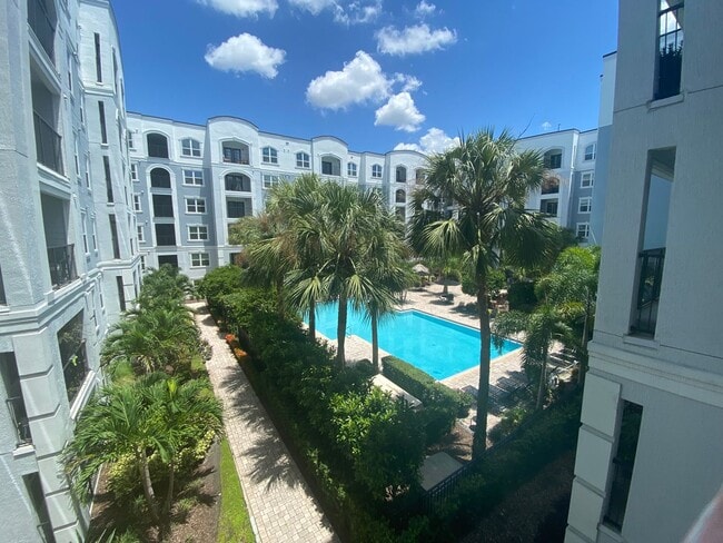 Building Photo - Downtown stunner! 1-Bed / 1-Bath in the Gr...