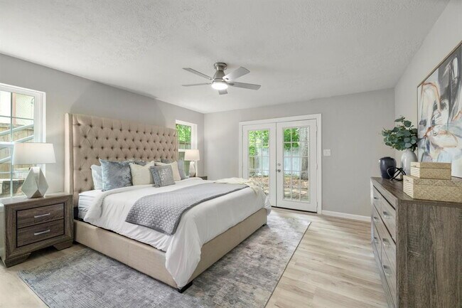 Building Photo - Remodeled 3-Bed Home with Office & Deck in...