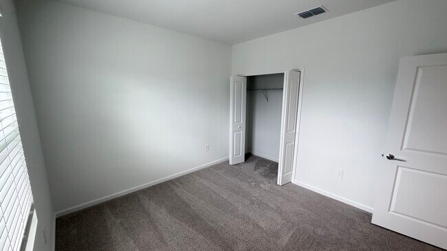 Building Photo - 6044 Meditation Dr