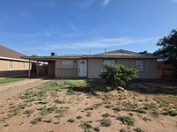 Building Photo - 3 bed 1 bath home, move in ready!