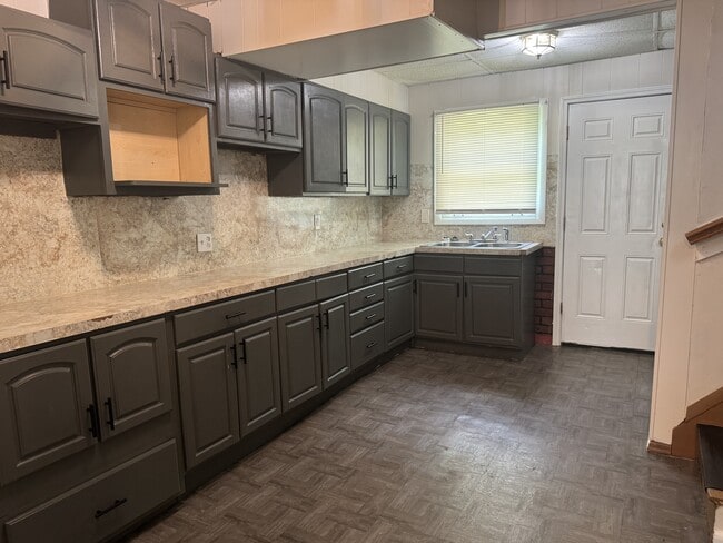 Building Photo - 844 Ardella Ave