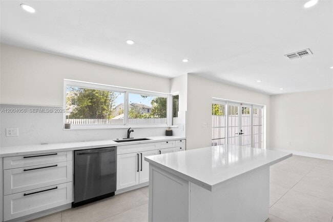 Building Photo - 9547 SW 146th Pl