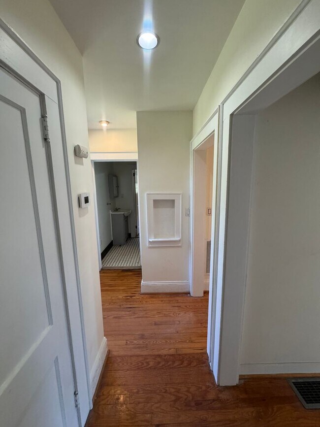 Building Photo - 207 Edgemont Ave
