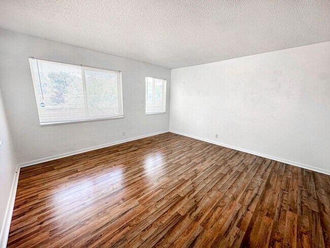 Building Photo - 517 N 900 W