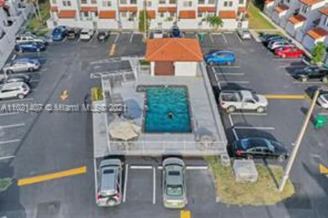 Building Photo - 6231 SW 138th Ct