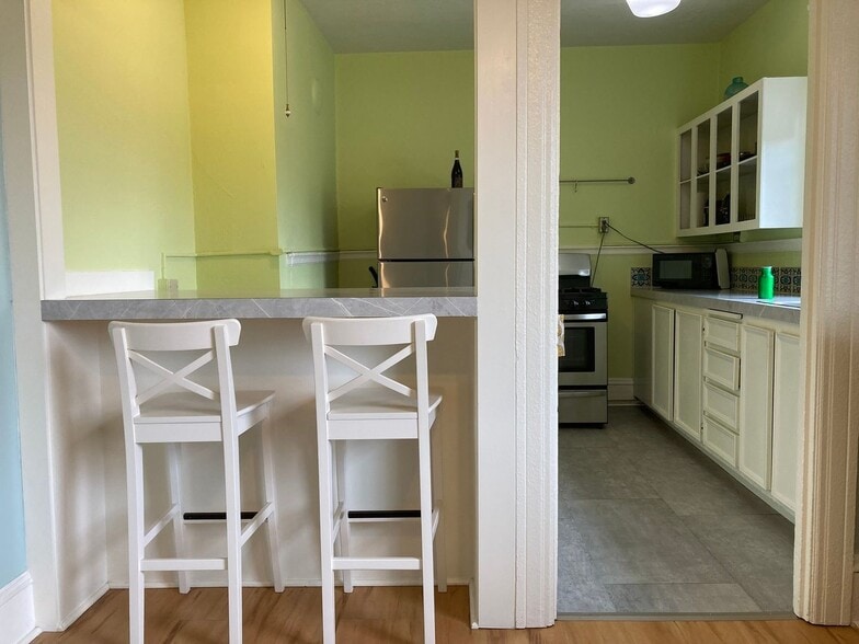 Building Photo - 2109 NW Irving St