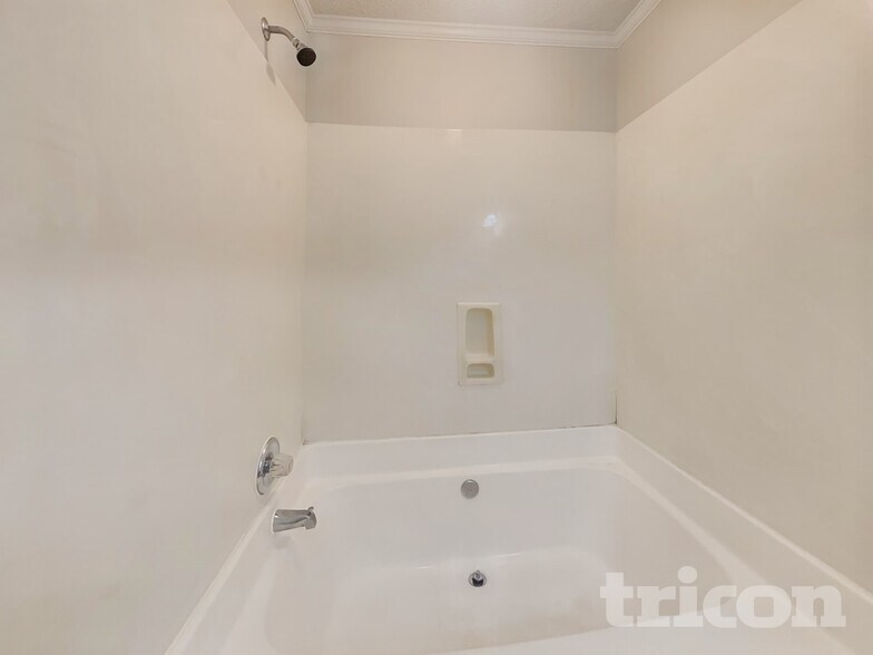 Building Photo - 8820 Kishorn Ct