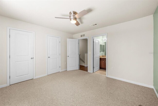 Building Photo - 4605 SW 48th Dr