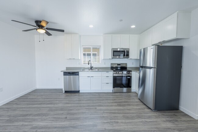 Building Photo - 6211 Poppy Blvd