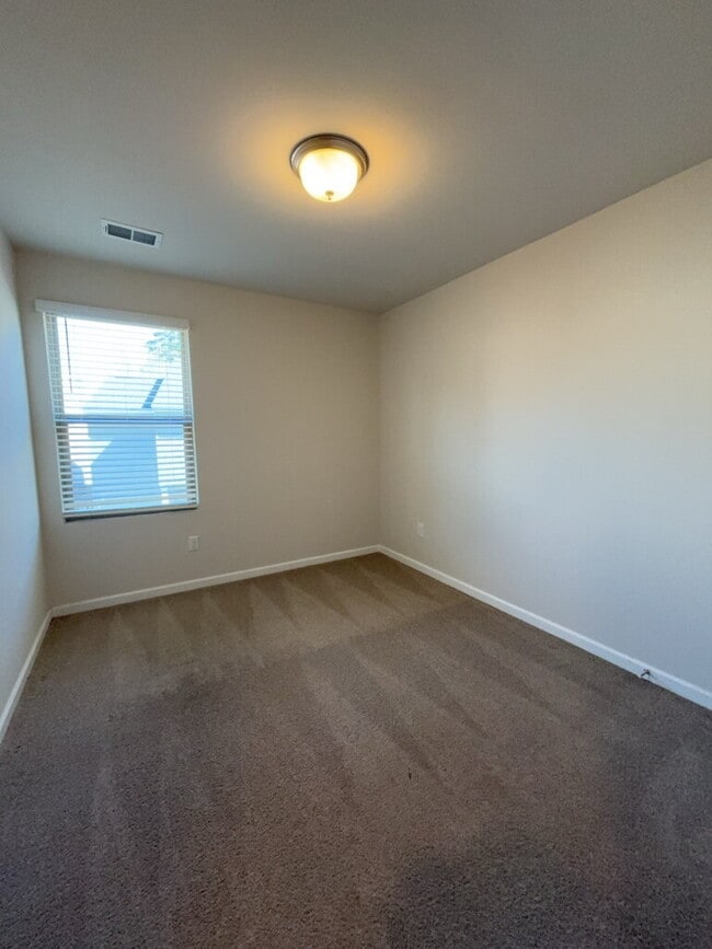 Building Photo - 1012 Berry Patch Cir