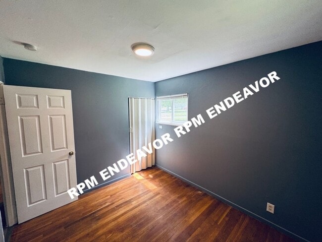 Building Photo - 3-bedroom Move-In Ready with Covered Outdo...