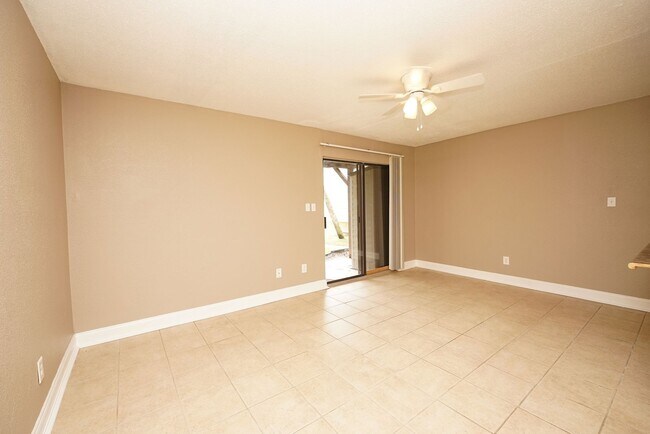 Building Photo - 308 E Miracle Strip Pkwy