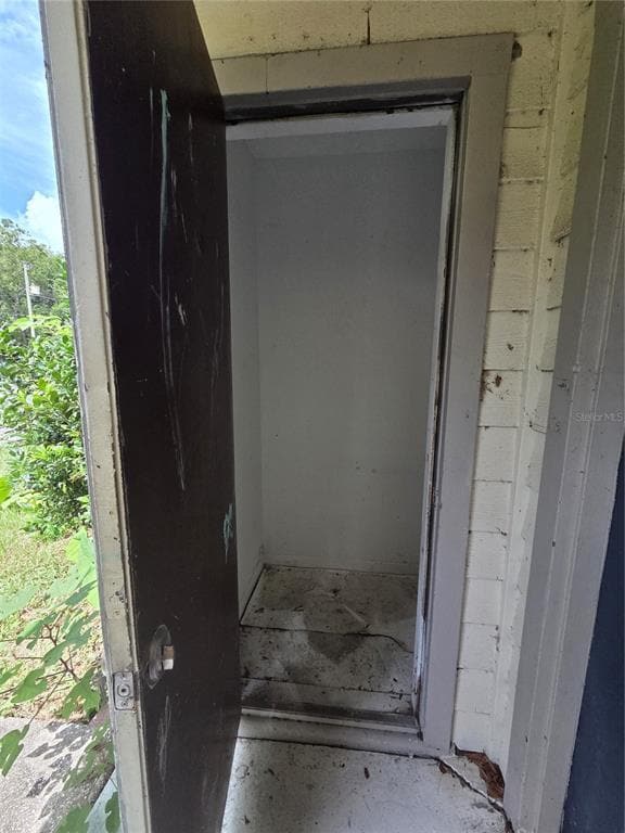 Building Photo - 3761 NE 41st St