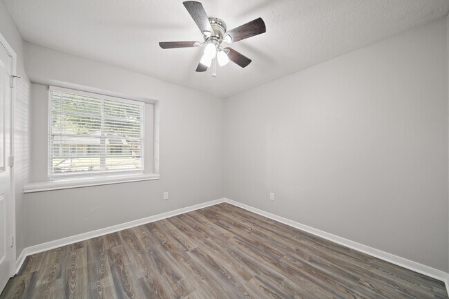 Building Photo - 5013 Camden Ln