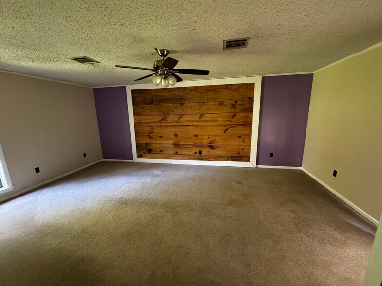 Master Bedroom - 117 Steed Rd