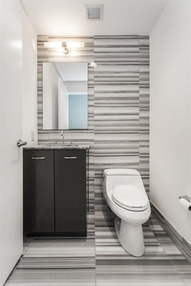 Building Photo - 2 2nd St