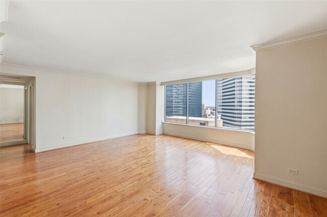 Building Photo - 1111 Caroline St