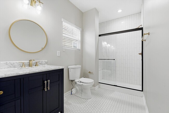 Building Photo - 630 N Hamilton Ave