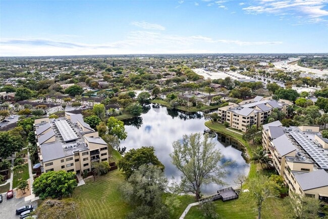 Building Photo - 7074 SW 114th Pl