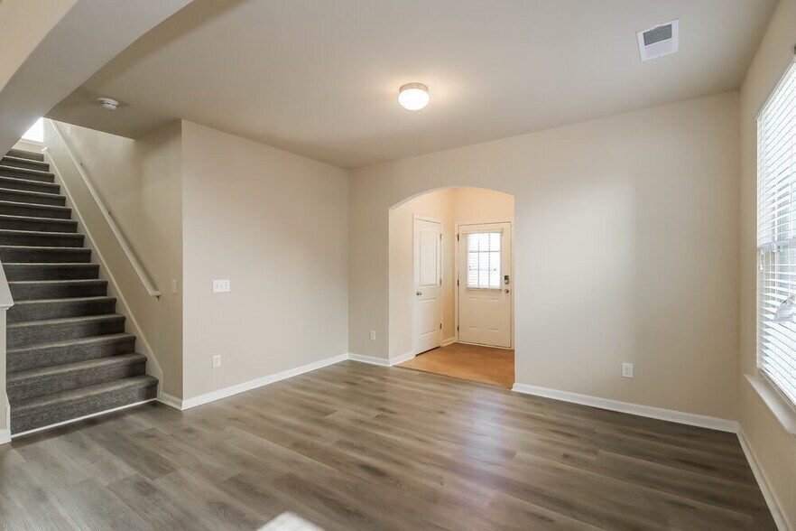 Building Photo - 271 Bandelier Cir