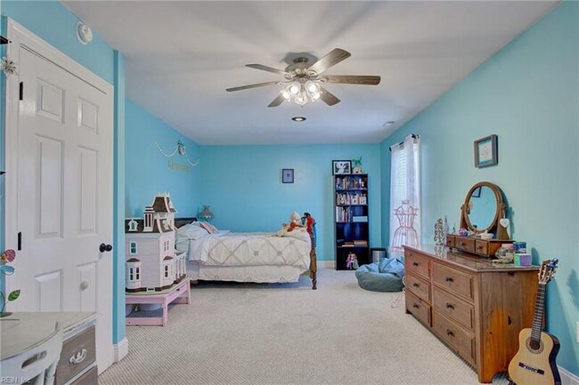 Building Photo - 12325 6 Ponds Ln