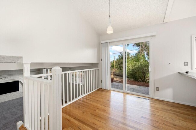 Building Photo - 2215 Derby Hill Dr