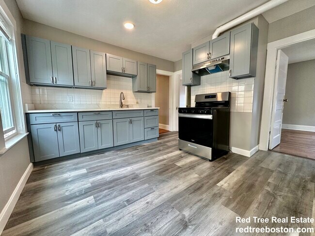 Building Photo - 8 Mortimer Pl