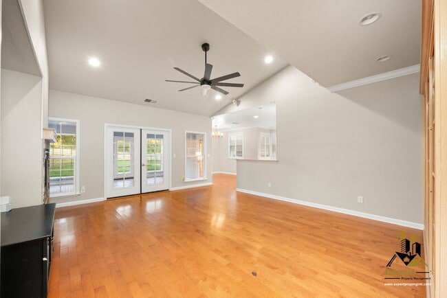 Building Photo - 5291 Bryant Rd