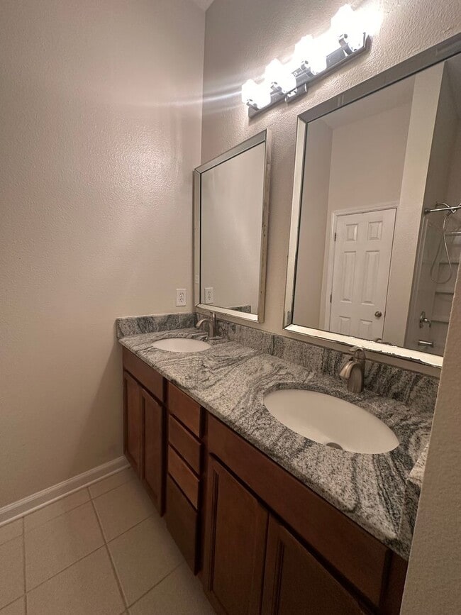 Building Photo - Verano at Bartram Park, Townhouse in Popul...