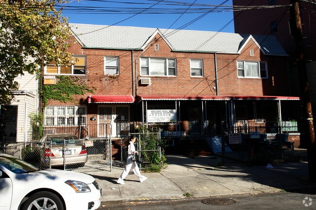 Primary Photo - 13317-13323 41st Rd