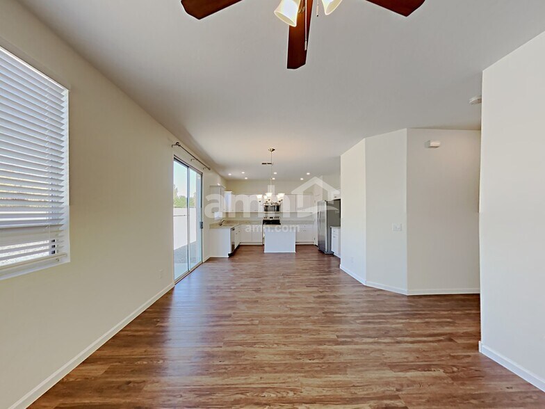 Building Photo - 7008 S 38th Ln
