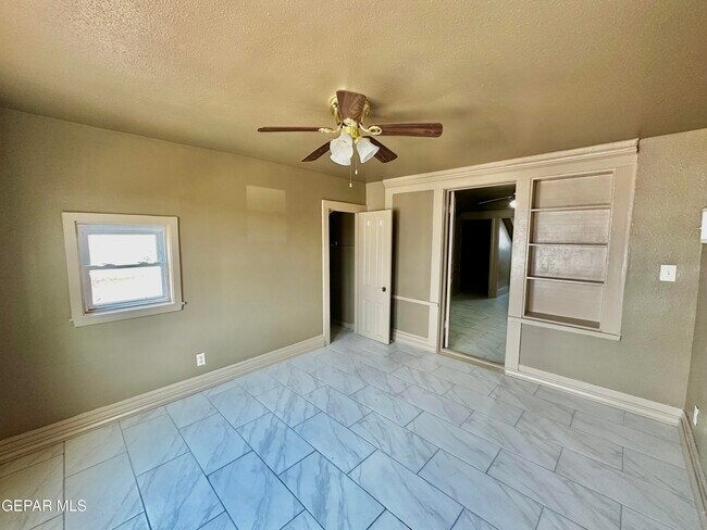 Building Photo - 618 Stewart Ct