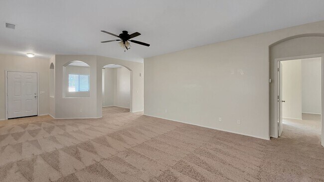 Building Photo - Great location near Bell Rd in Surprise! A...
