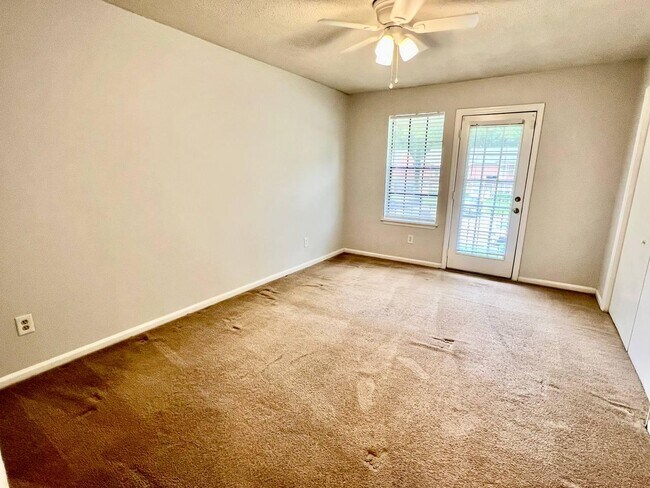 Building Photo - 113 Timber Ln