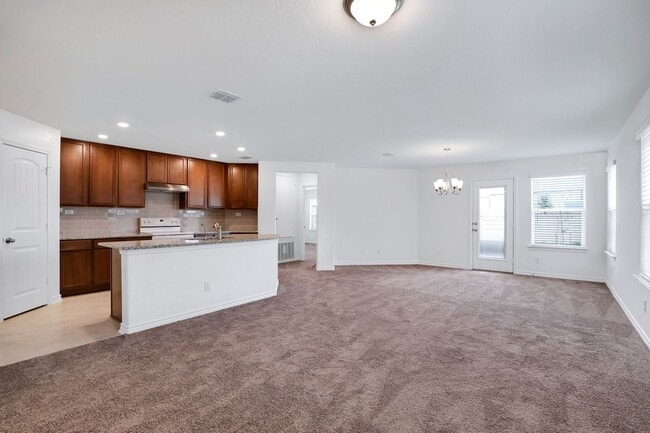 Building Photo - 614 Eucharis