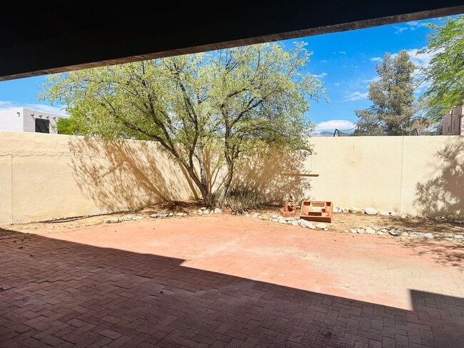 Building Photo - Beautiful Santa Fe Home on Large Corner Lot!