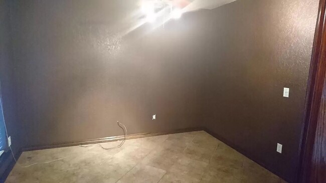 Building Photo - 3900 Goshawk Cir