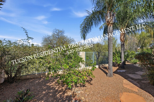 Building Photo - 10845 N Eagle Eye Pl