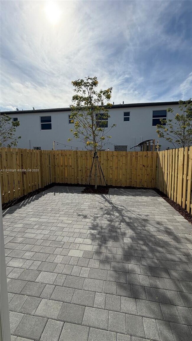 Building Photo - 15616 SW 276th Terrace