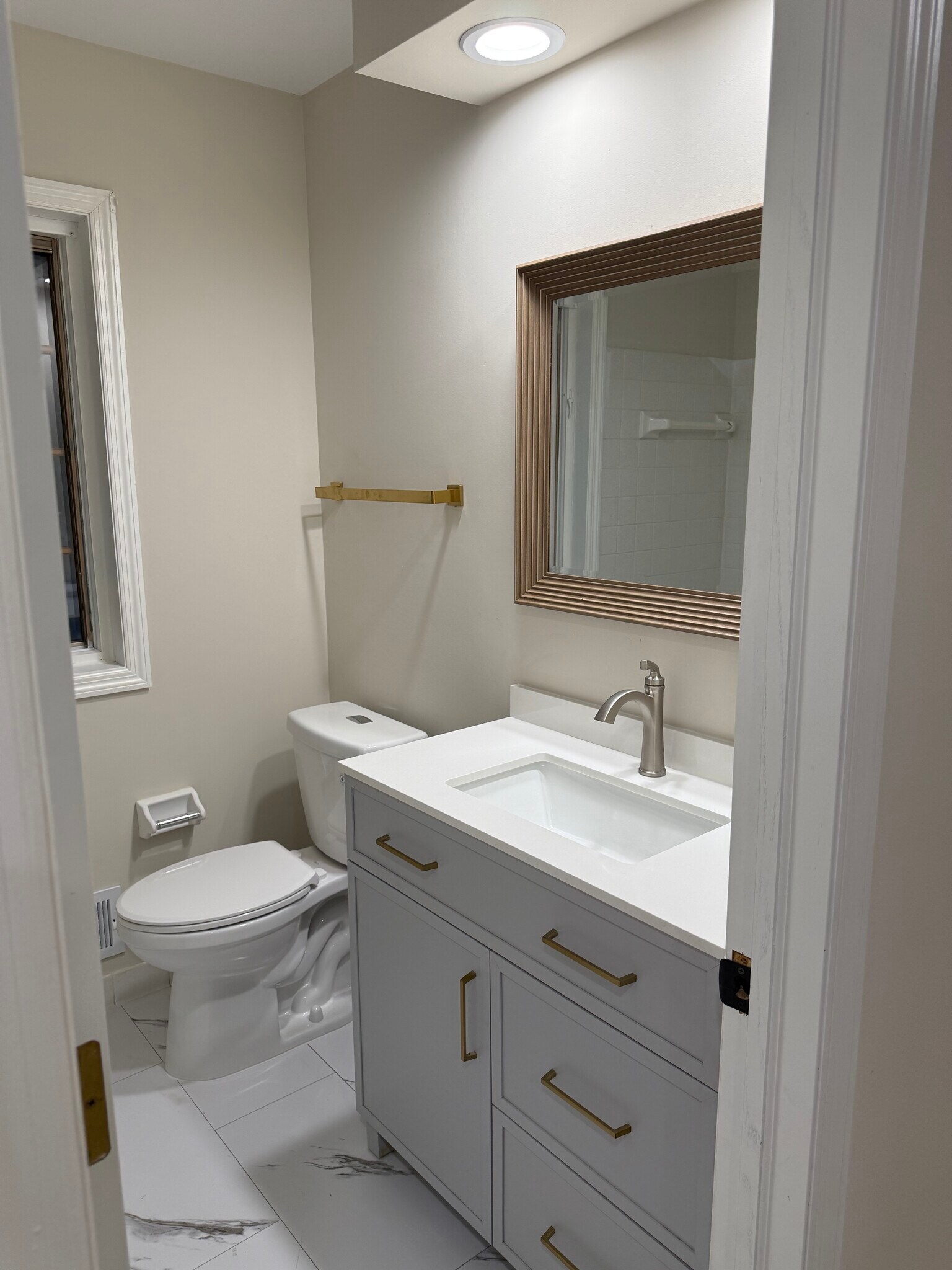 Building Photo - 5500 Vagabond Ln N