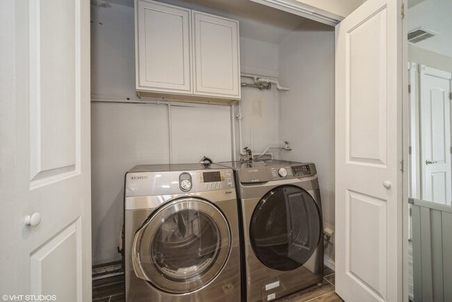 Building Photo - 685 Anthony Trail