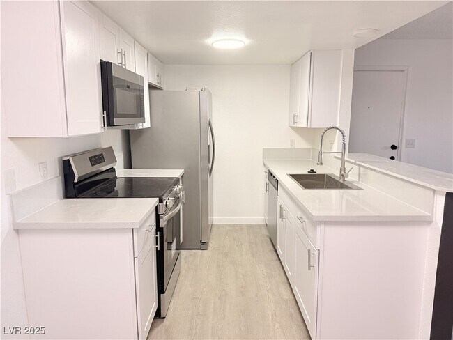 Building Photo - 601 Cabrillo Cir