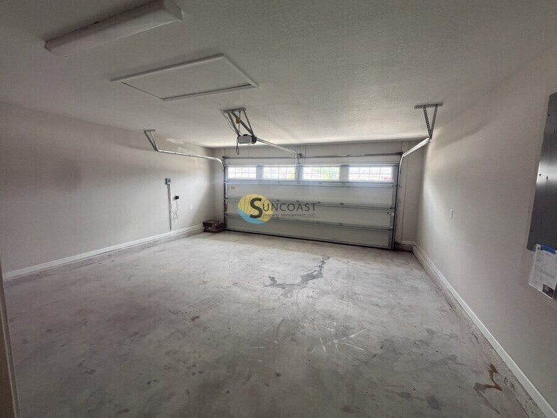 Building Photo - 8676 Kaye Ln