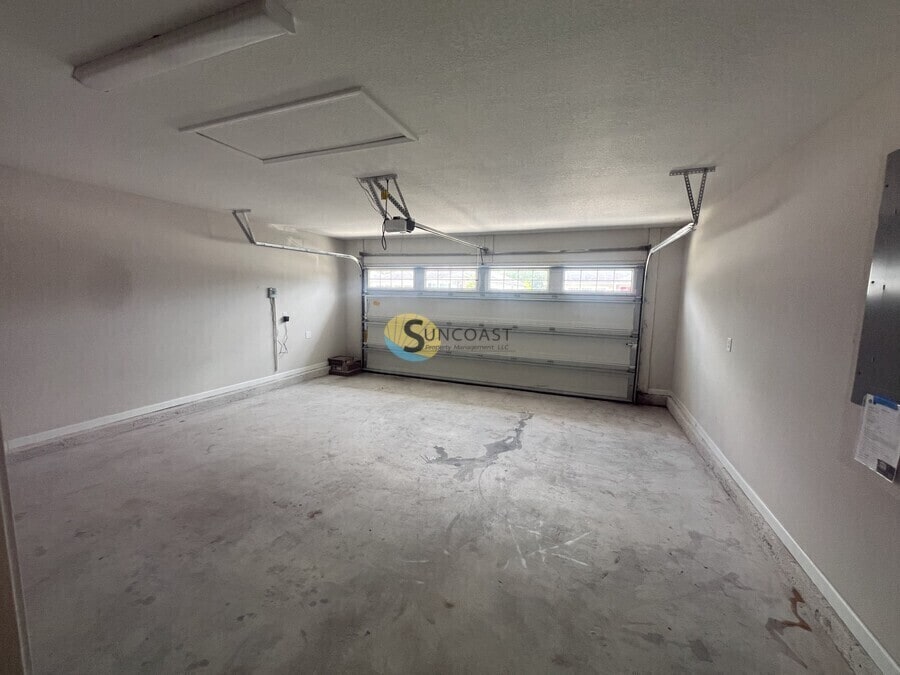 Building Photo - 8676 Kaye Ln
